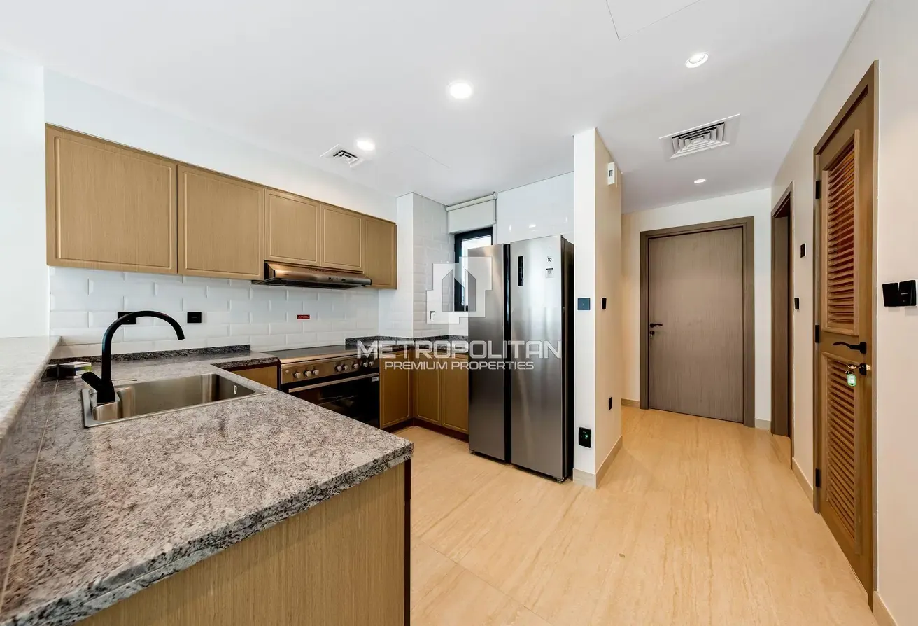 Vacant | End Corner | View Today | Plus Maids Room