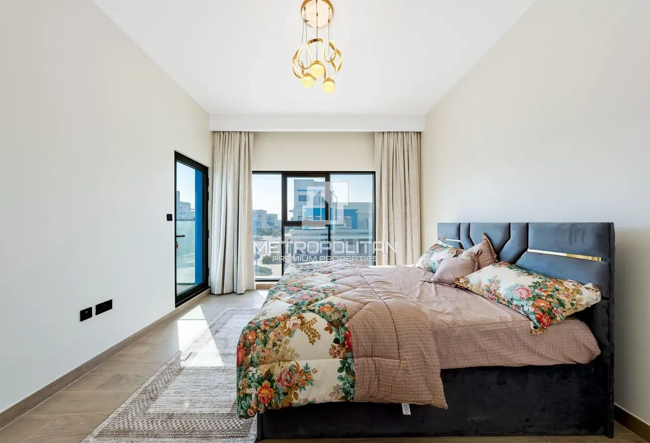 Vacant | End Corner | View Today | Plus Maids Room