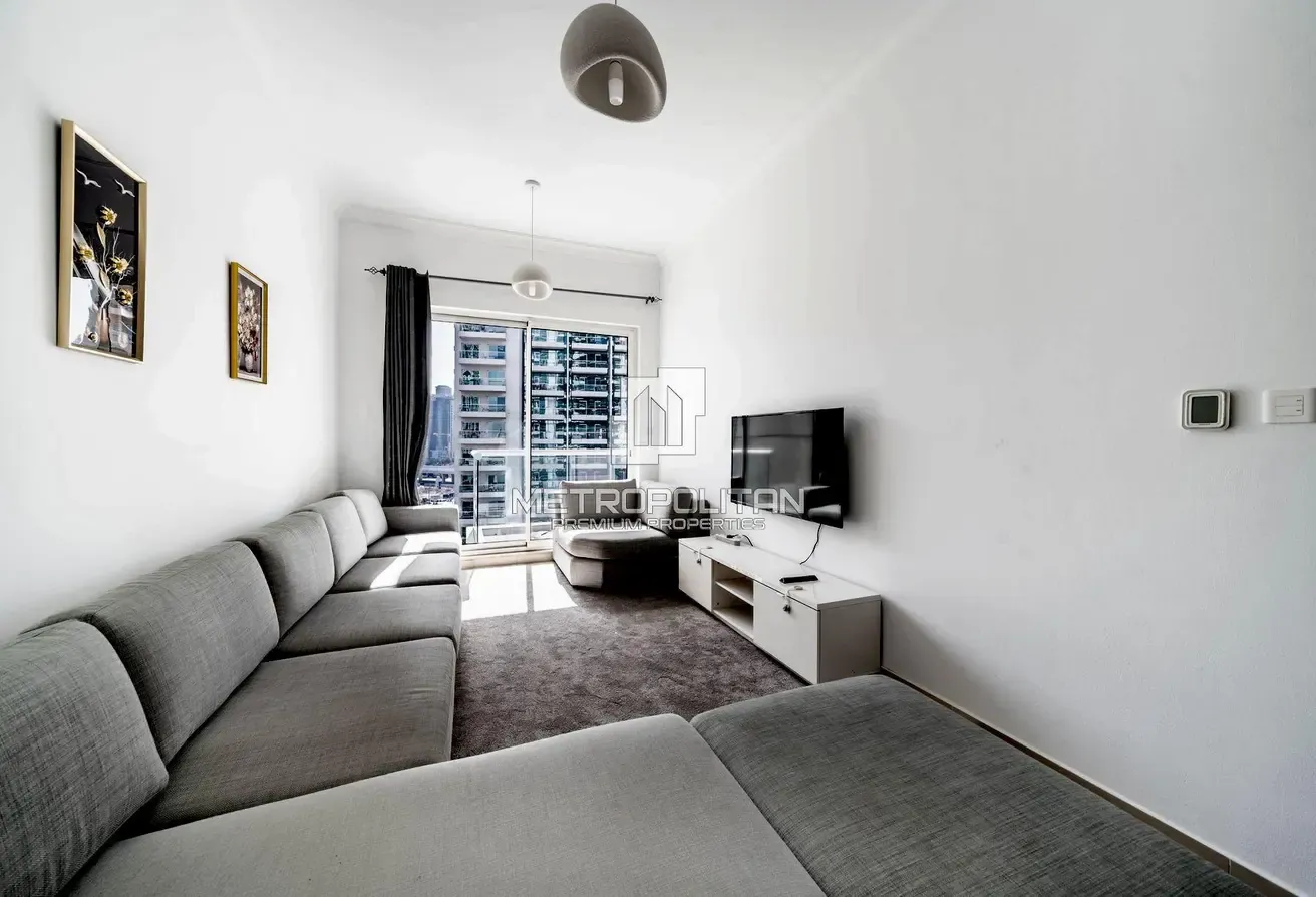 Vacant Unit | Canal View | Furnished and Upgraded