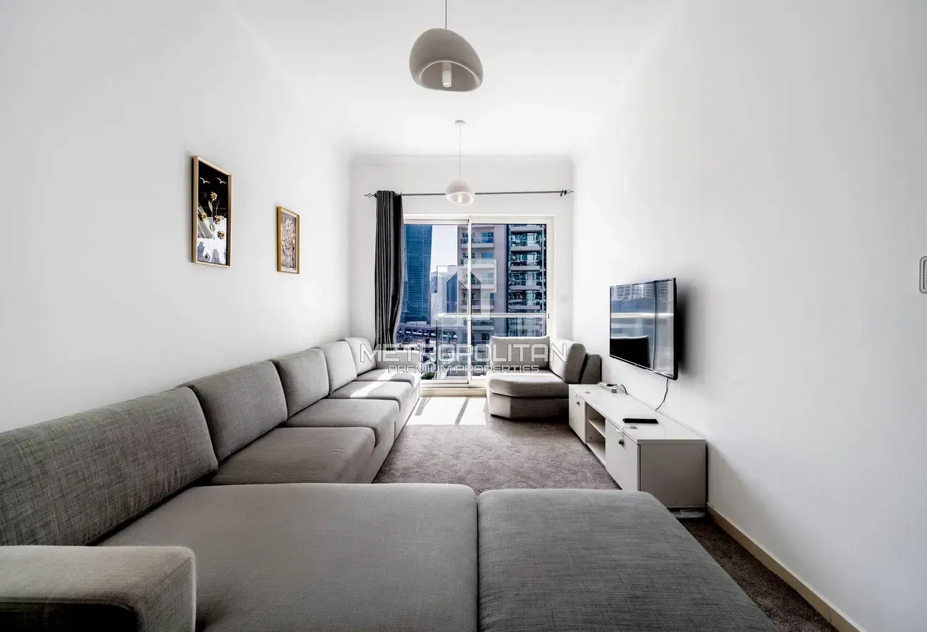 Vacant Unit | Canal View | Furnished and Upgraded