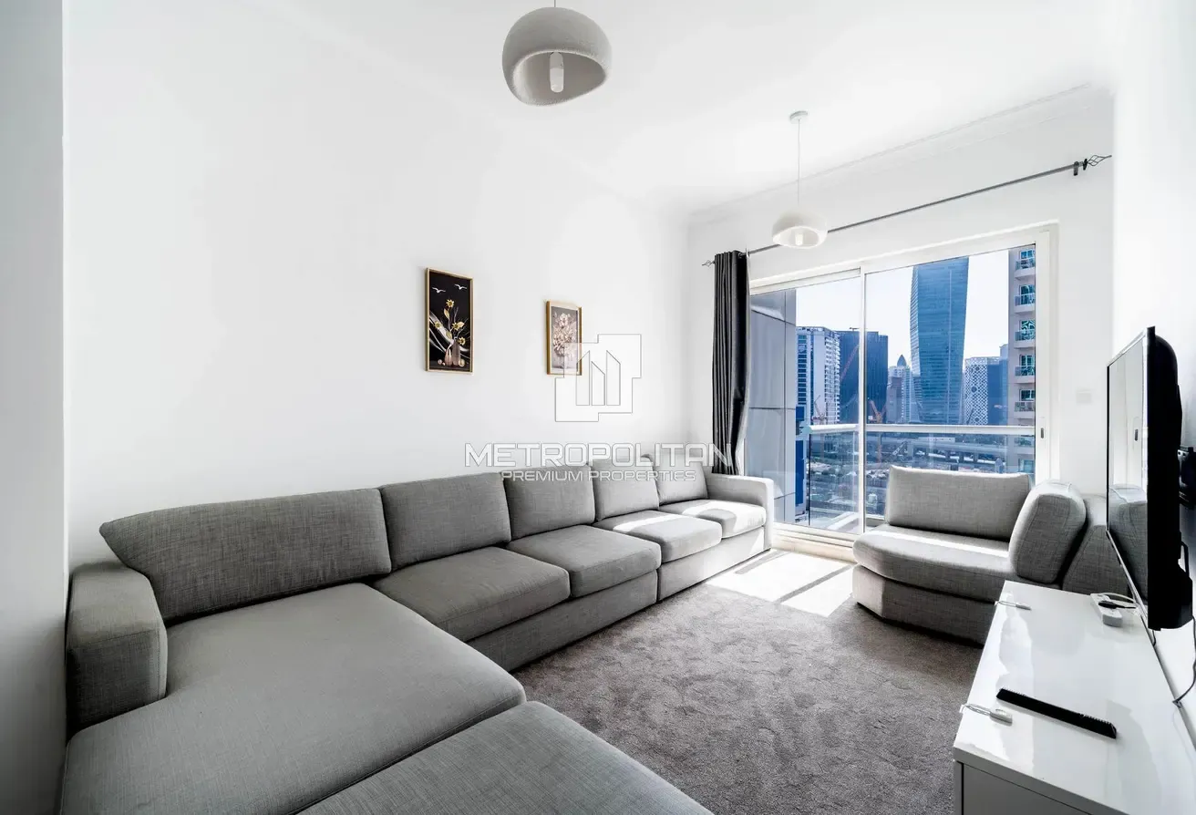 Vacant Unit | Canal View | Furnished and Upgraded