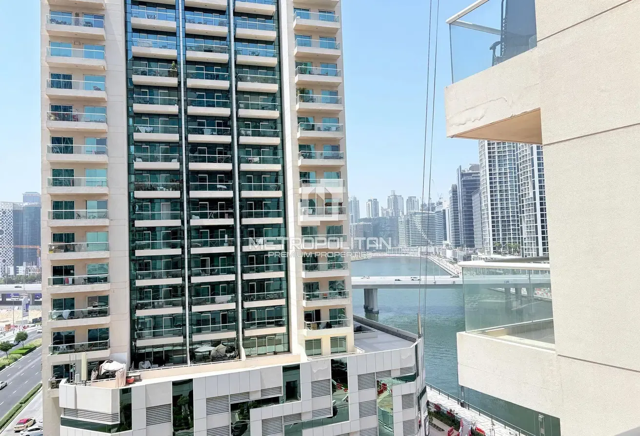 Vacant Unit | Canal View | Furnished and Upgraded