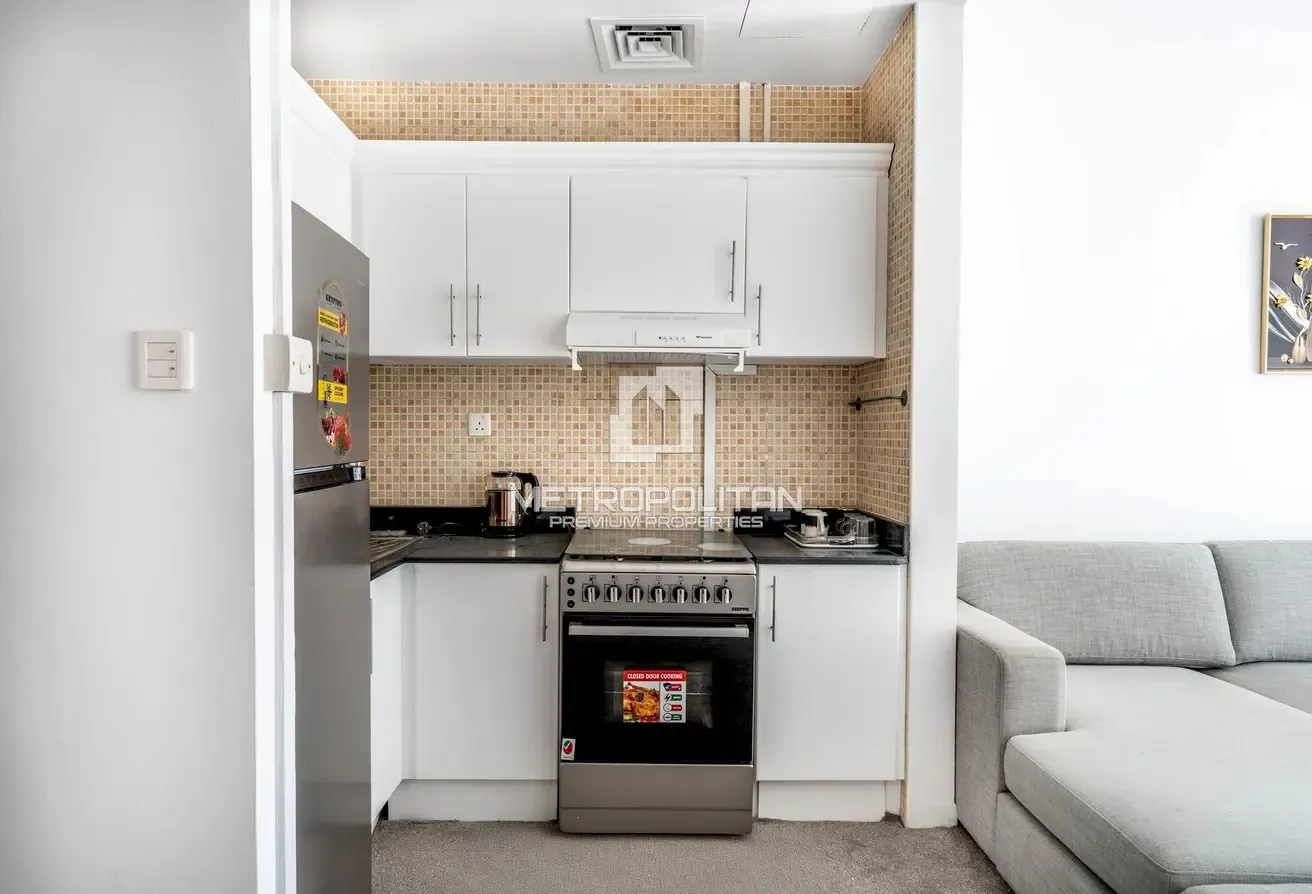 Vacant Unit | Canal View | Furnished and Upgraded