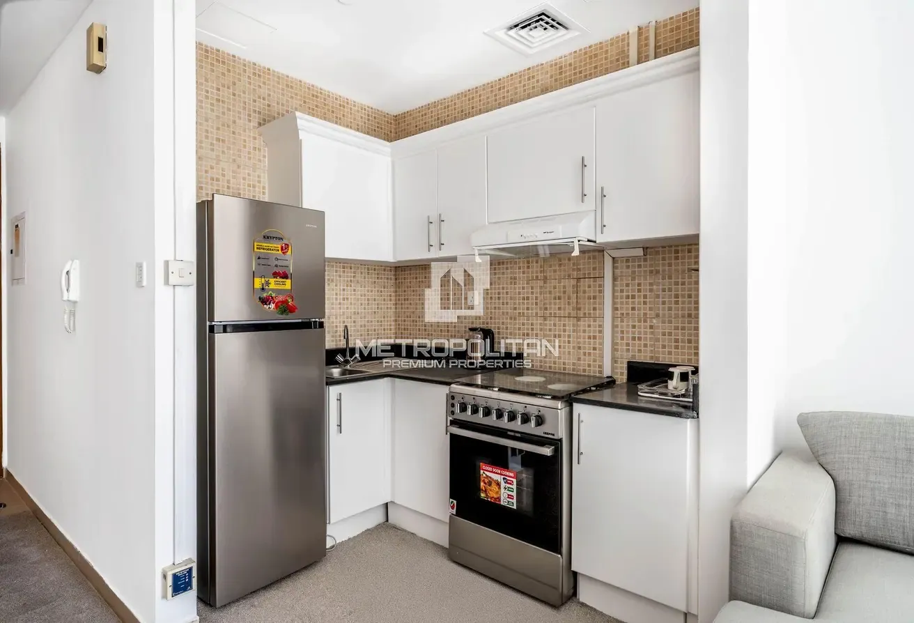 Vacant Unit | Canal View | Furnished and Upgraded