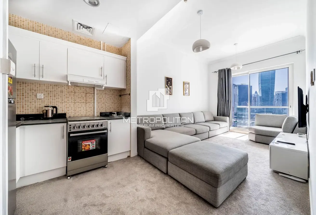 Vacant Unit | Canal View | Furnished and Upgraded