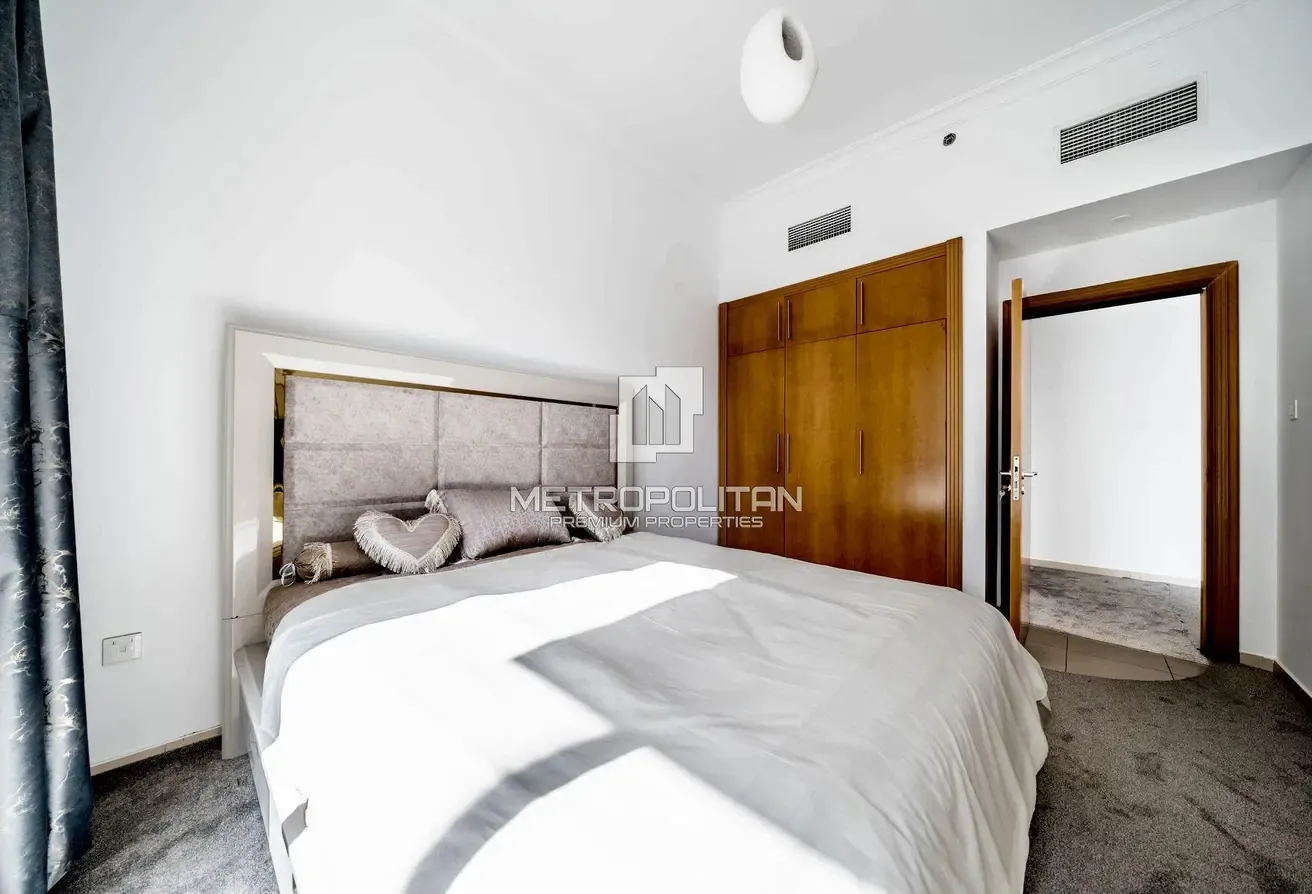 Vacant Unit | Canal View | Furnished and Upgraded