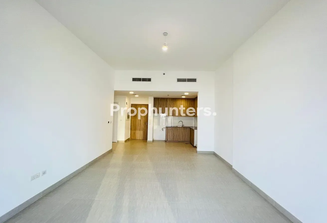 1 Bed | Spacious Apartment | Mid Floor | Open View
