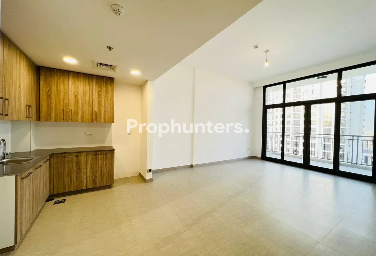 1 Bed | Spacious Apartment | Mid Floor | Open View