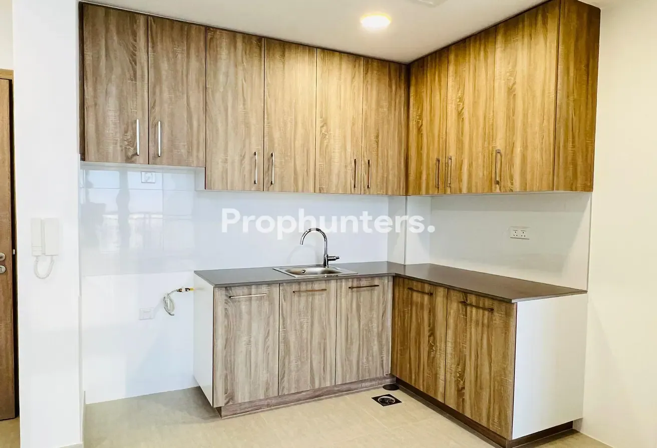 1 Bed | Spacious Apartment | Mid Floor | Open View