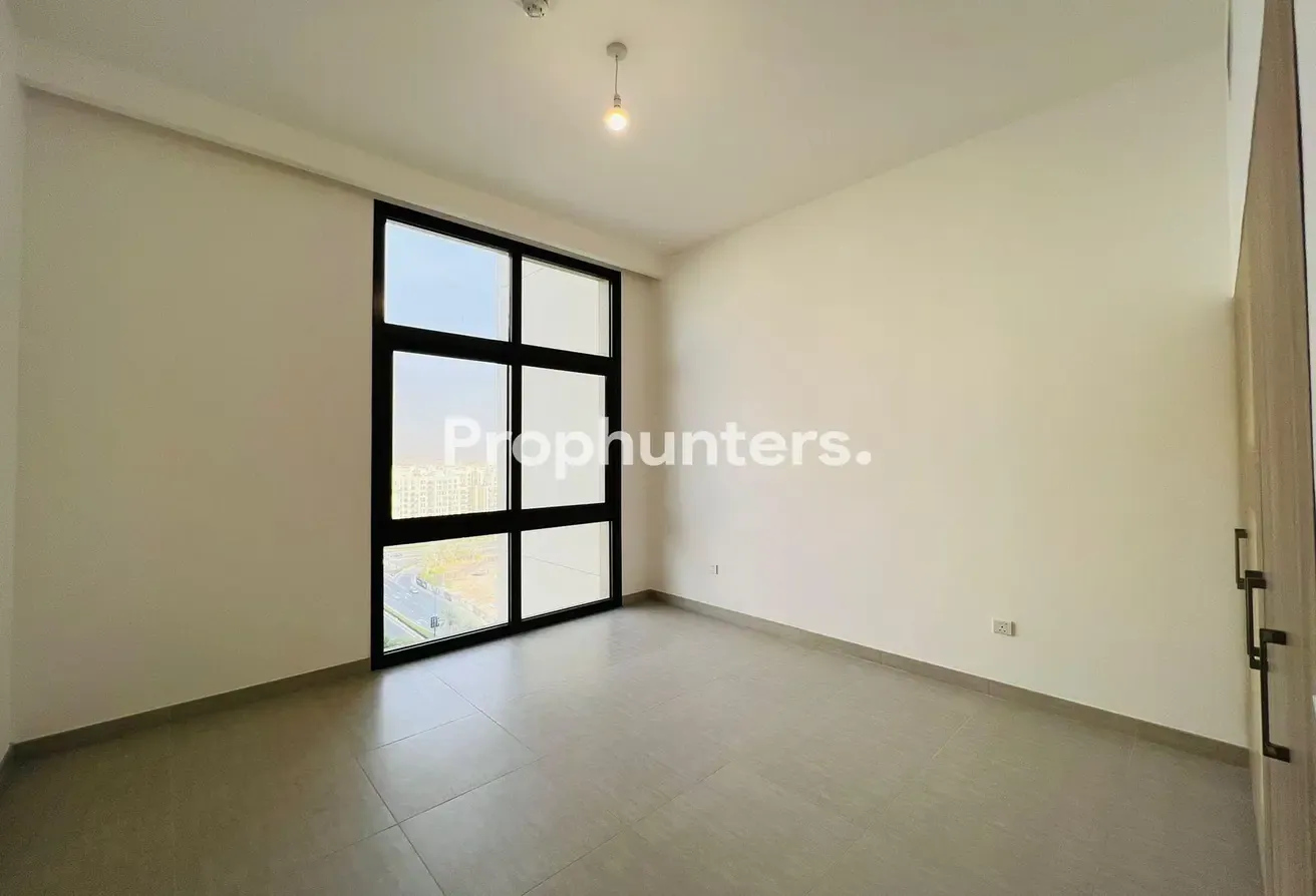 1 Bed | Spacious Apartment | Mid Floor | Open View