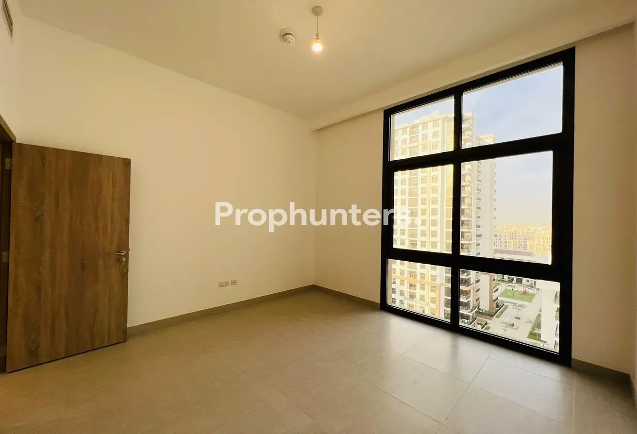 1 Bed | Spacious Apartment | Mid Floor | Open View