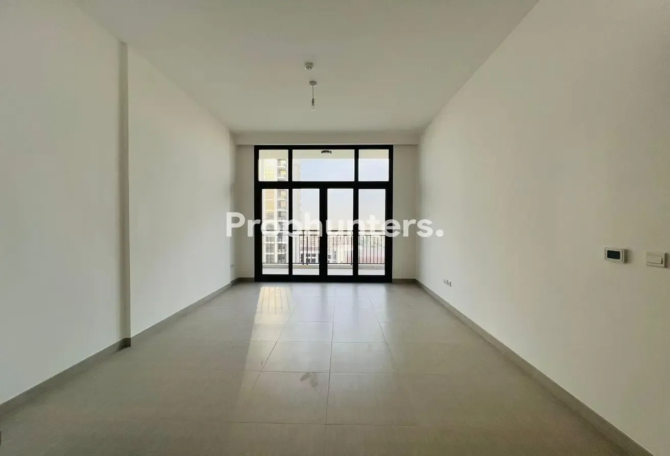 1 Bed | Spacious Apartment | Mid Floor | Open View