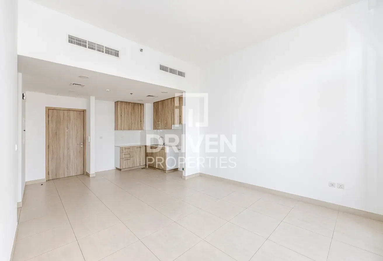 Pool View | Available from June | Great Condition