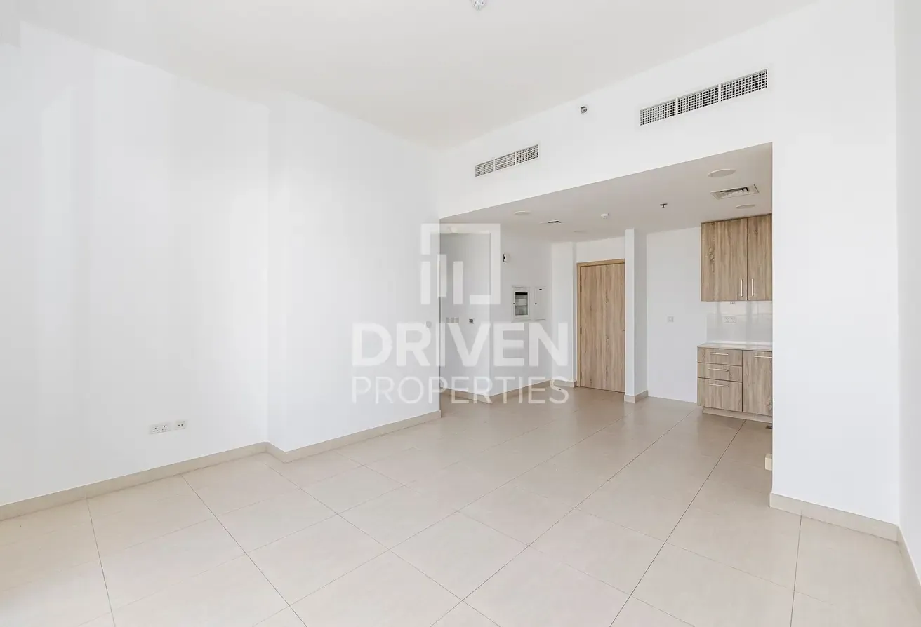 Pool View | Available from June | Great Condition