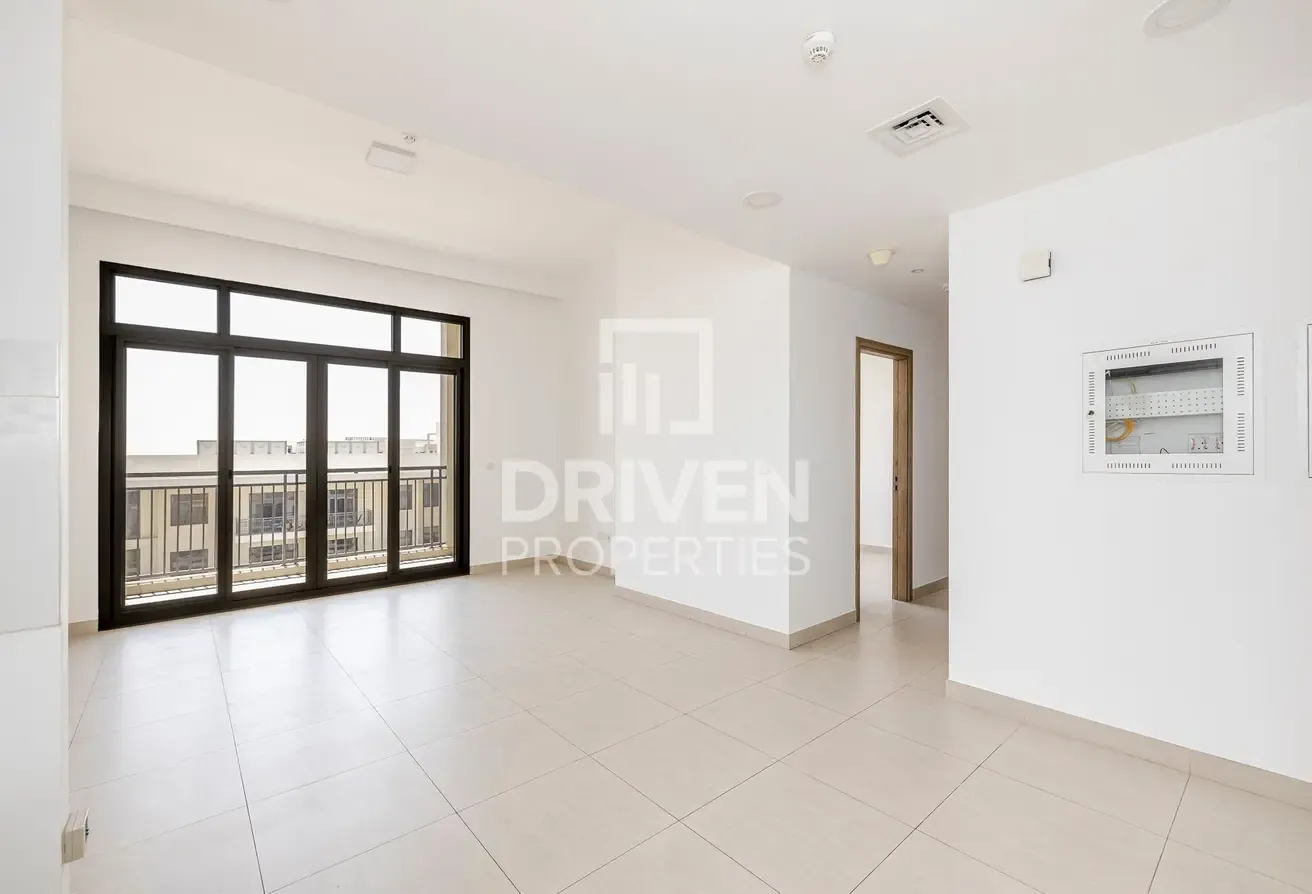 Pool View | Available from June | Great Condition