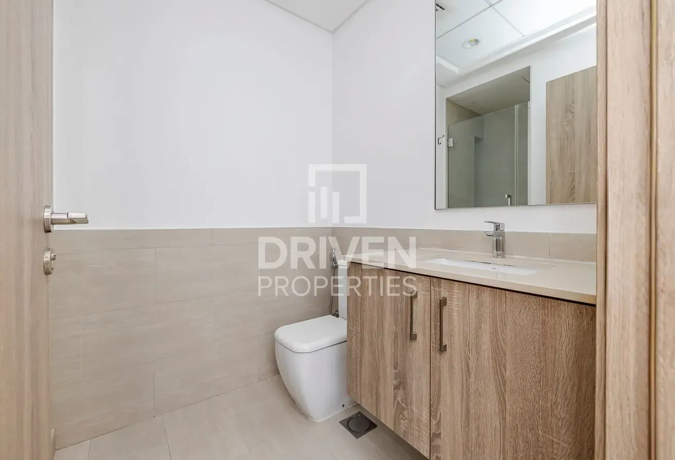 Pool View | Available from June | Great Condition