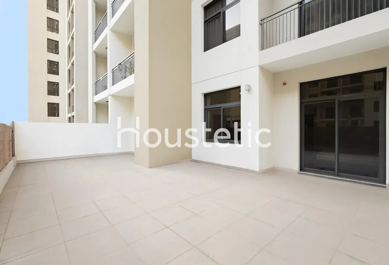 EXCLUSIVE | VACANT | LARGE TERRACE | 1,690 Sq.Ft