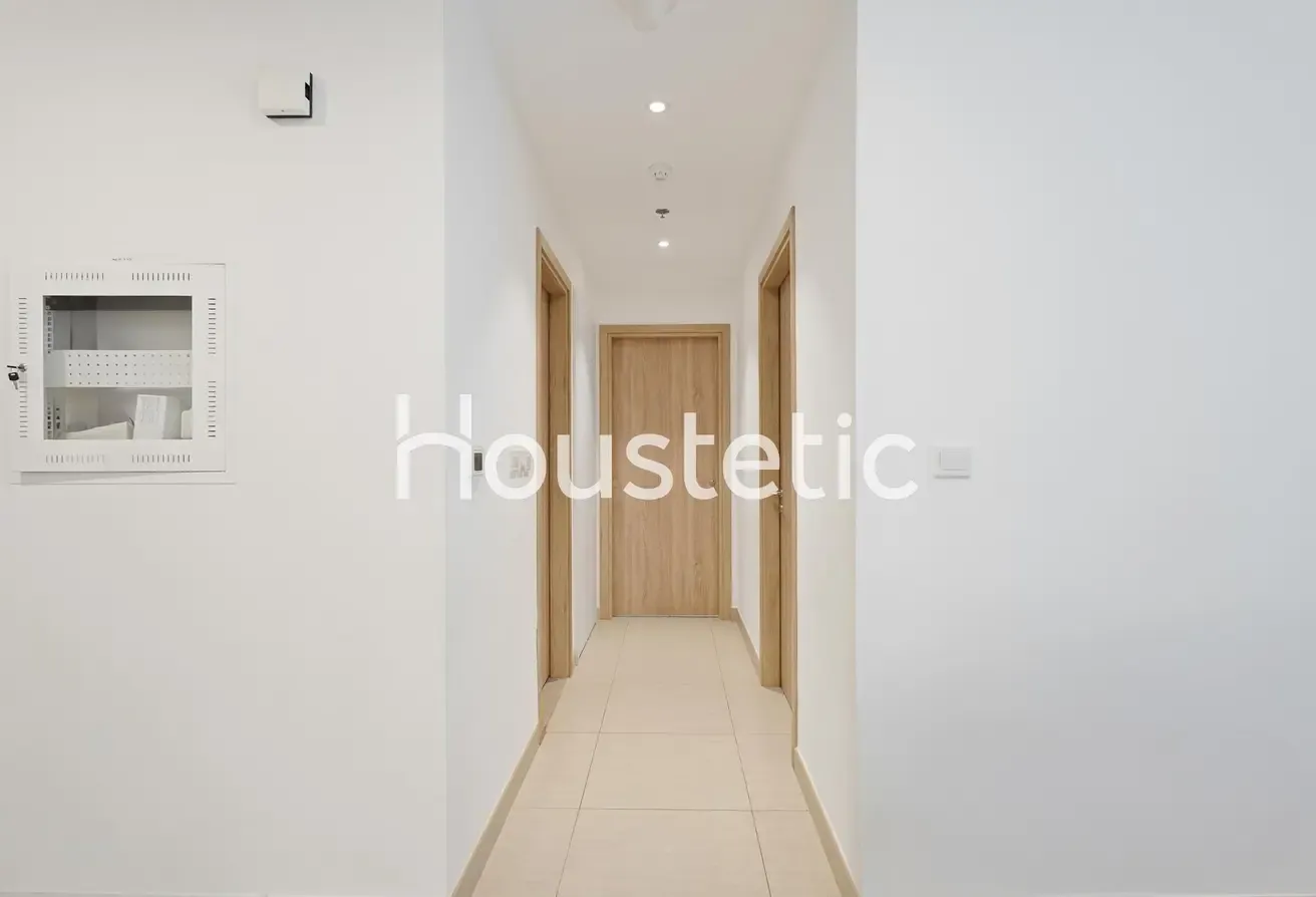 EXCLUSIVE | VACANT | LARGE TERRACE | 1,690 Sq.Ft