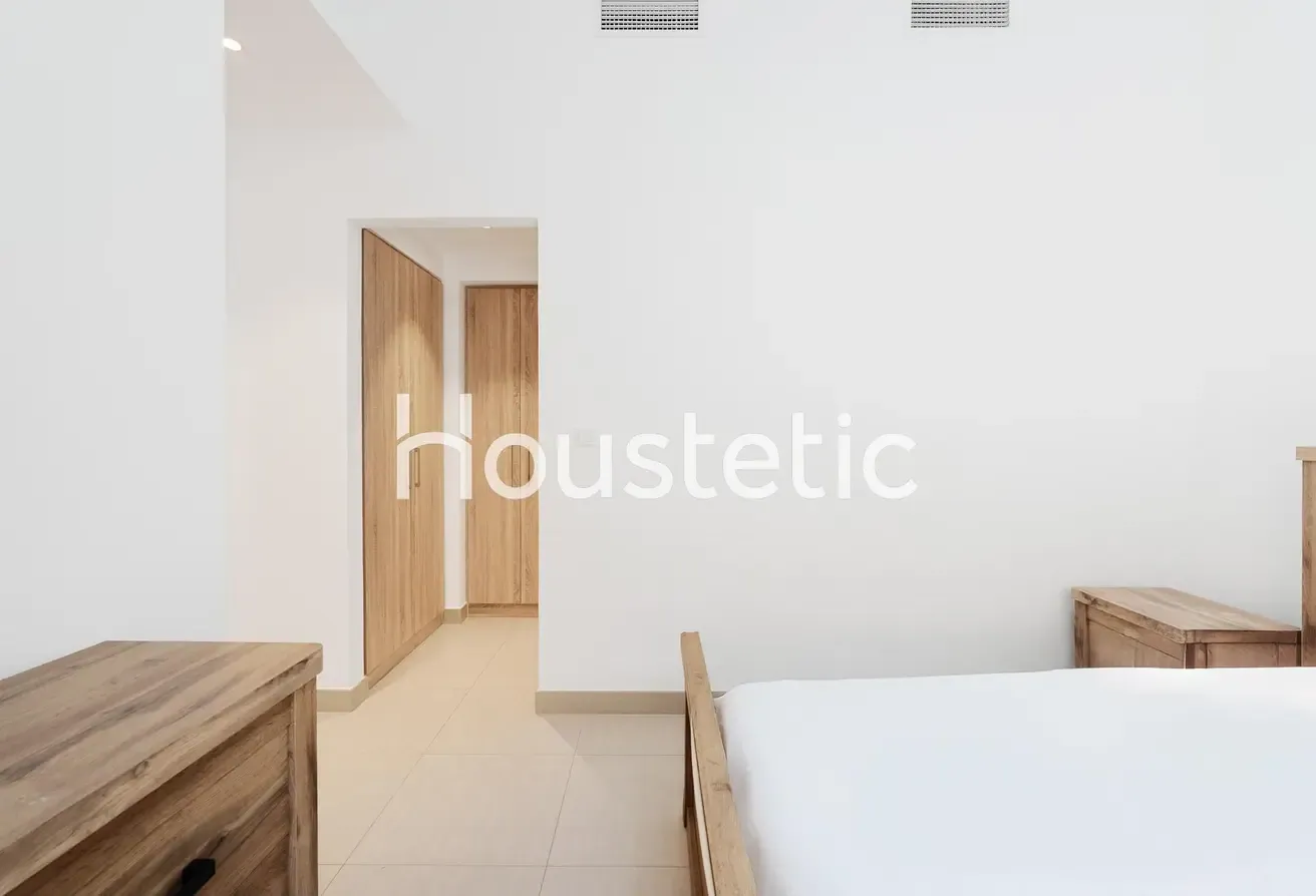 EXCLUSIVE | VACANT | LARGE TERRACE | 1,690 Sq.Ft