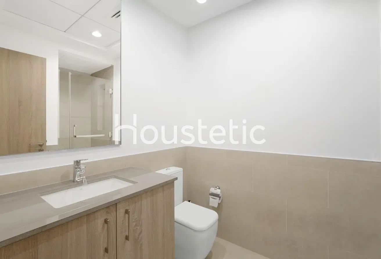 EXCLUSIVE | VACANT | LARGE TERRACE | 1,690 Sq.Ft