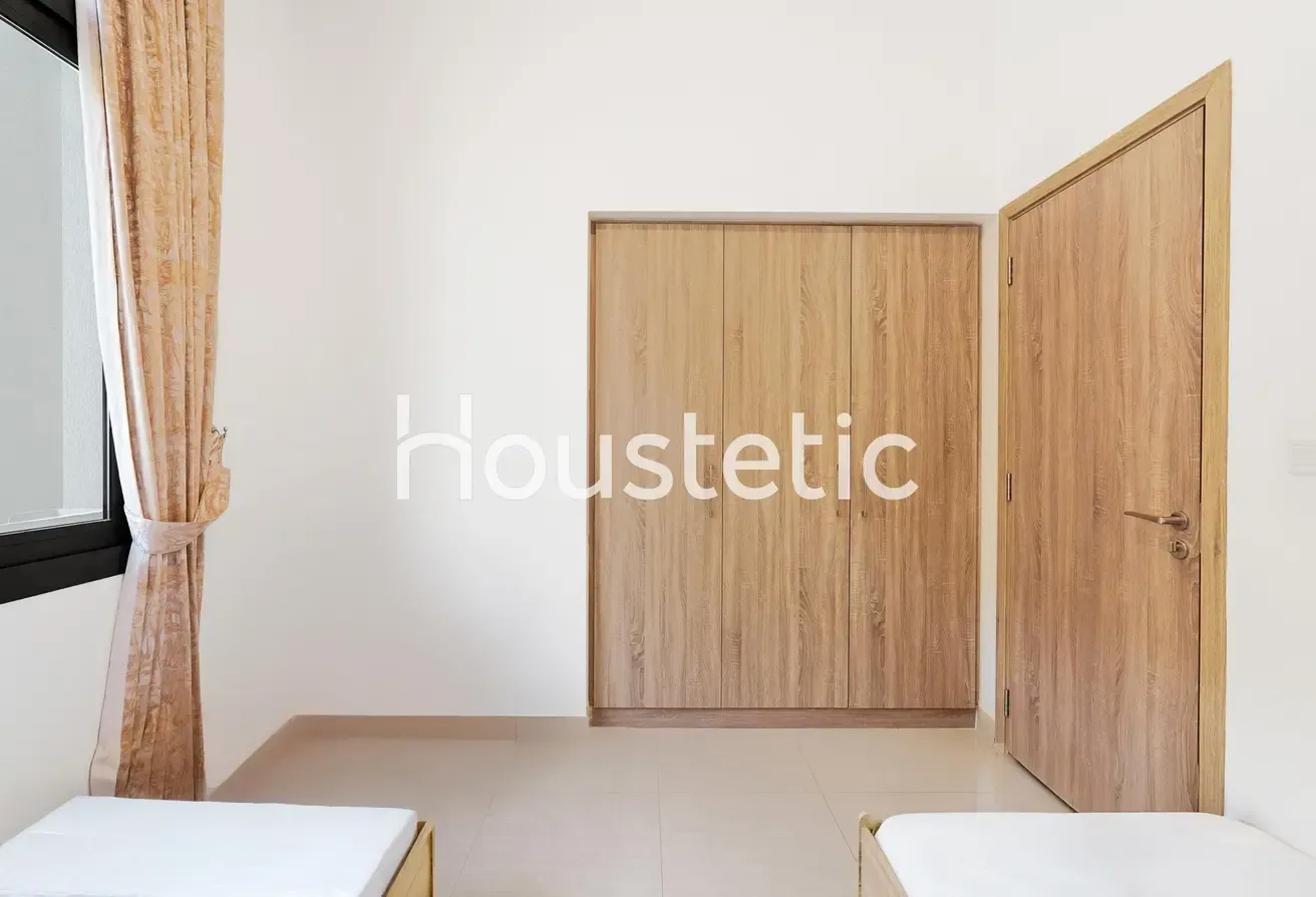 EXCLUSIVE | VACANT | LARGE TERRACE | 1,690 Sq.Ft