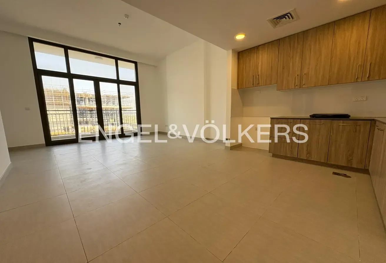 Vacant | Corner Unit | Must See