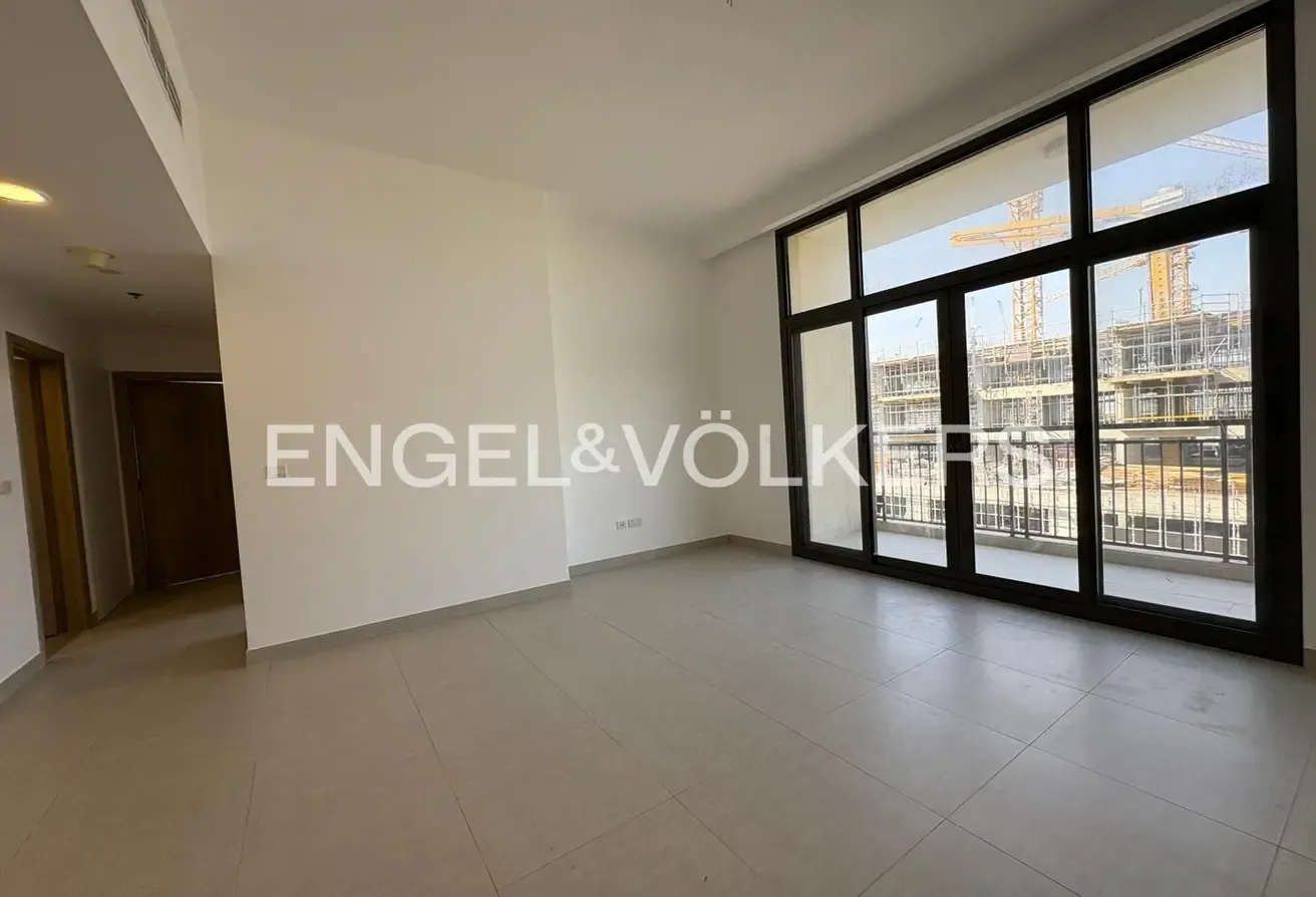 Vacant | Corner Unit | Must See