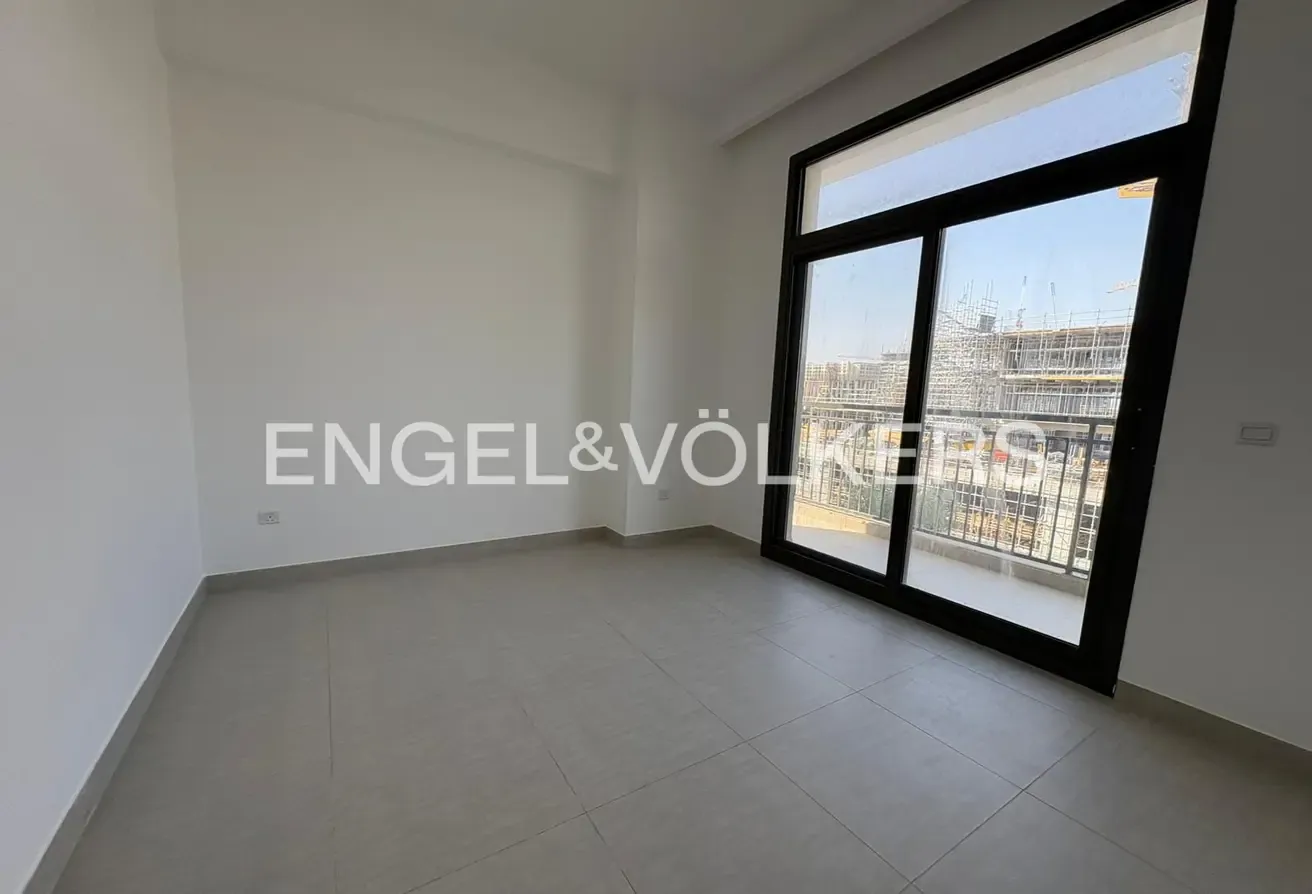 Vacant | Corner Unit | Must See