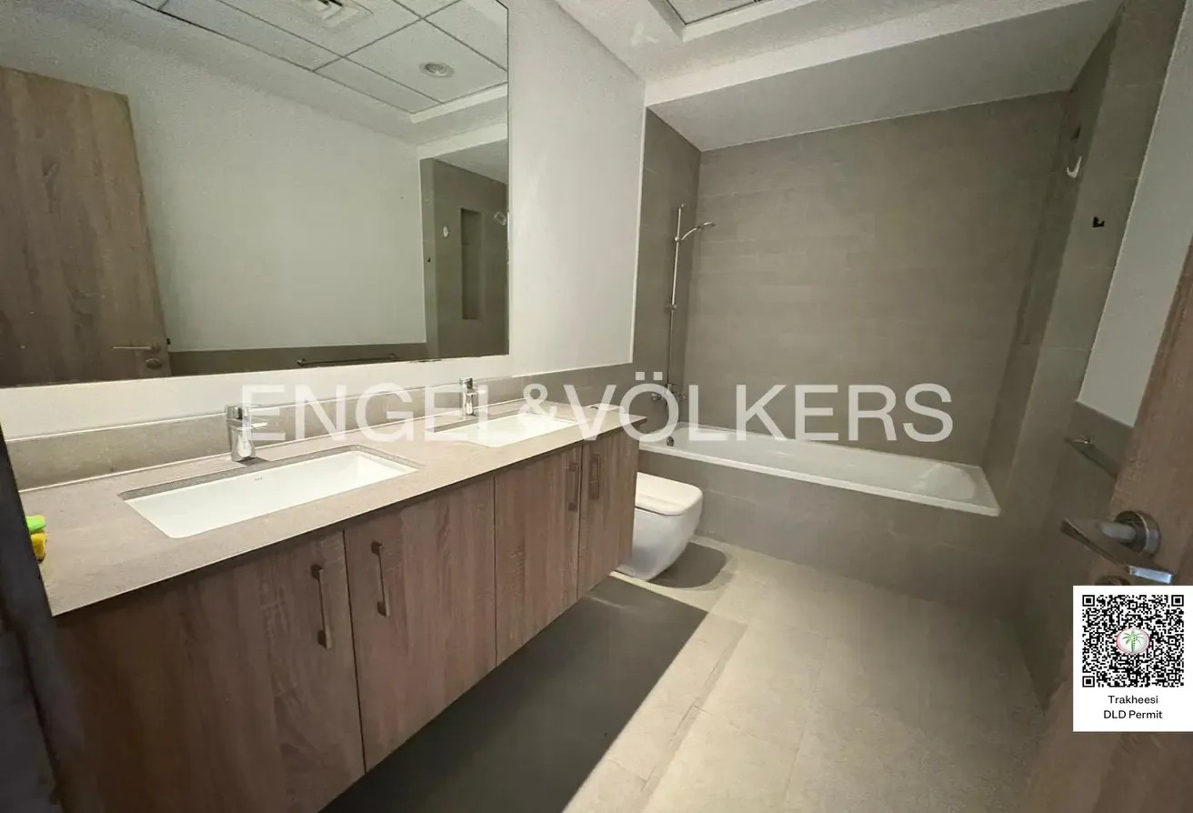 Vacant | Corner Unit | Must See