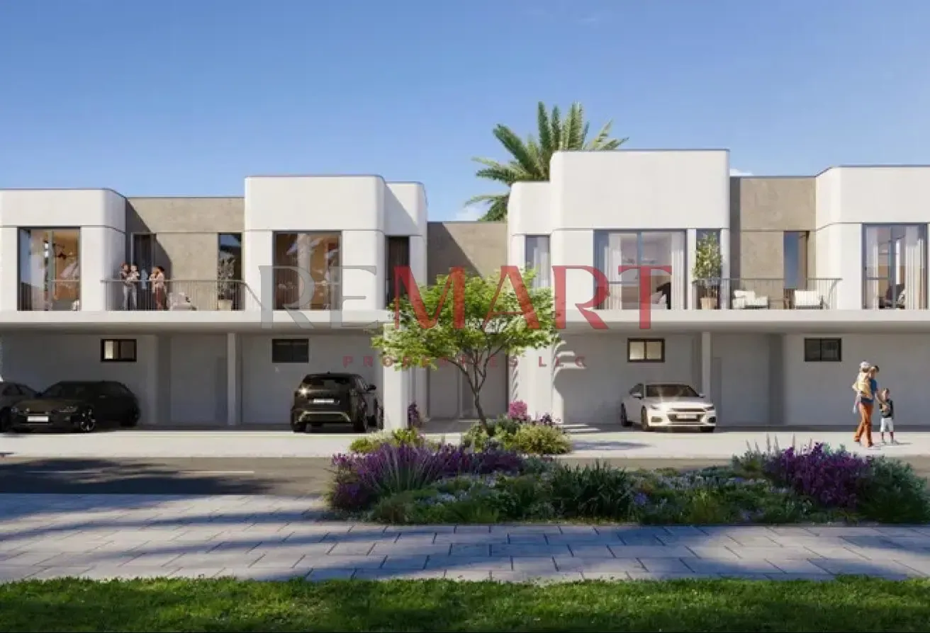 SINGLE ROW | BIG PLOT | CLOSE TO LAGOON