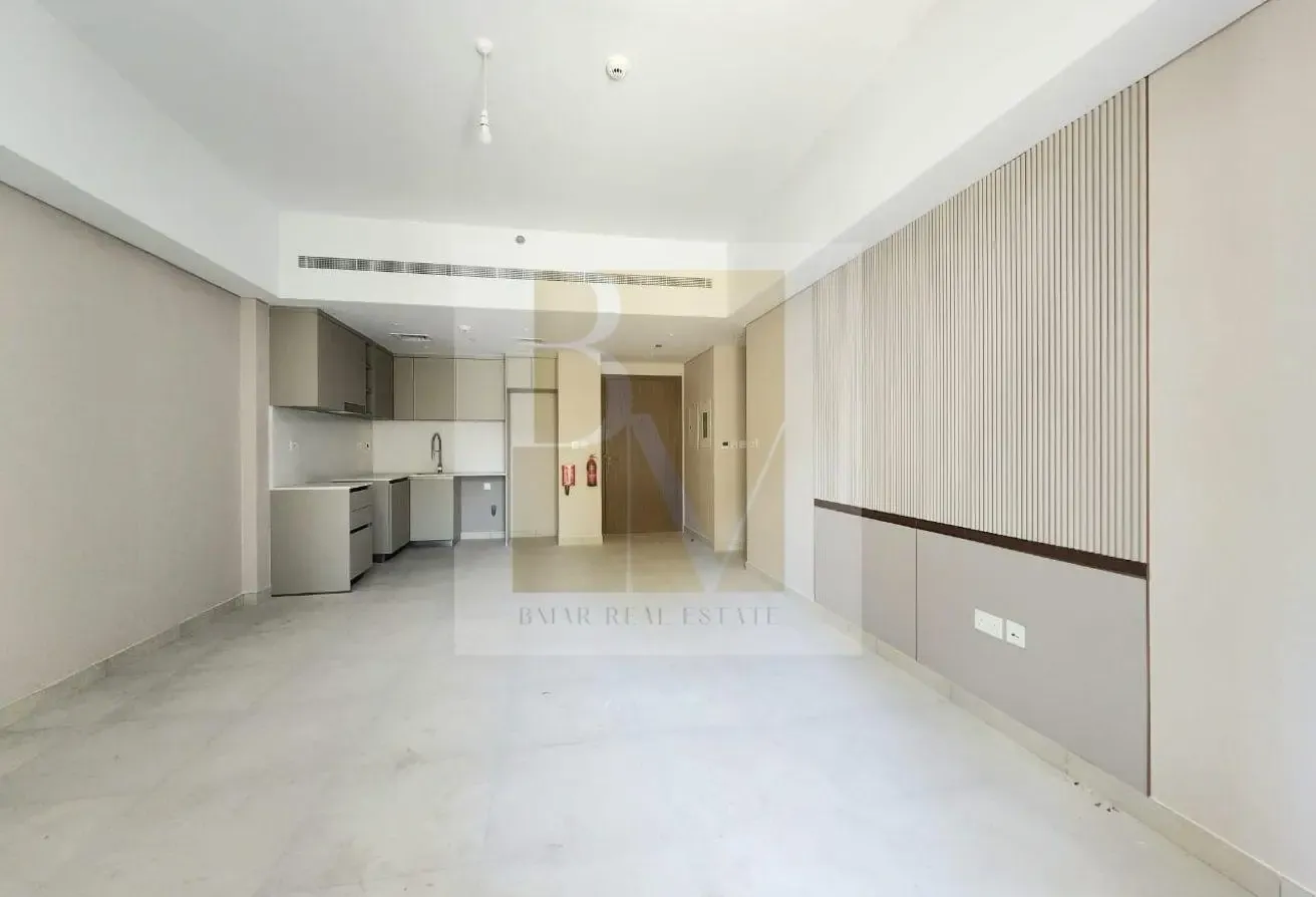 Excellent 1 BR| Community Facing | Vacant| Furnish