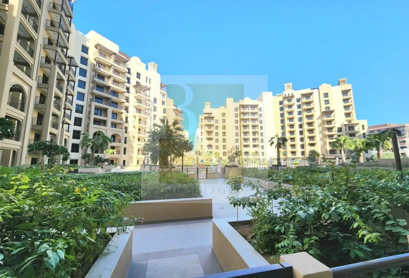 Excellent 1 BR| Community Facing | Vacant| Furnish