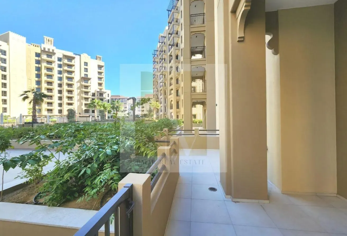 Excellent 1 BR| Community Facing | Vacant| Furnish