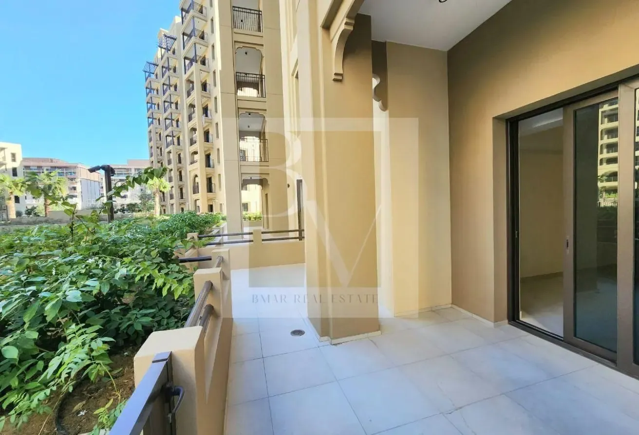Excellent 1 BR| Community Facing | Vacant| Furnish