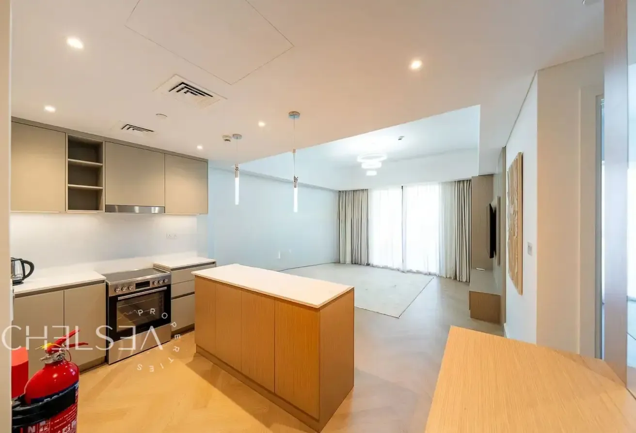 HIGH-FLOOR | RENOVATED | FULLY FURNISHED