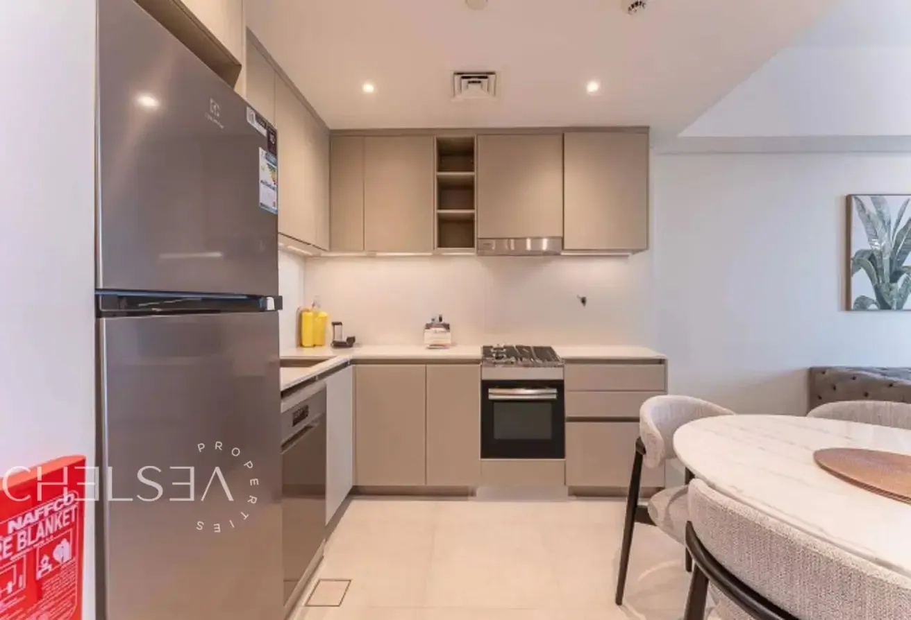 1 CHEQUE | COMMUNITY VIEW | HIGH FLOOR | VACANT