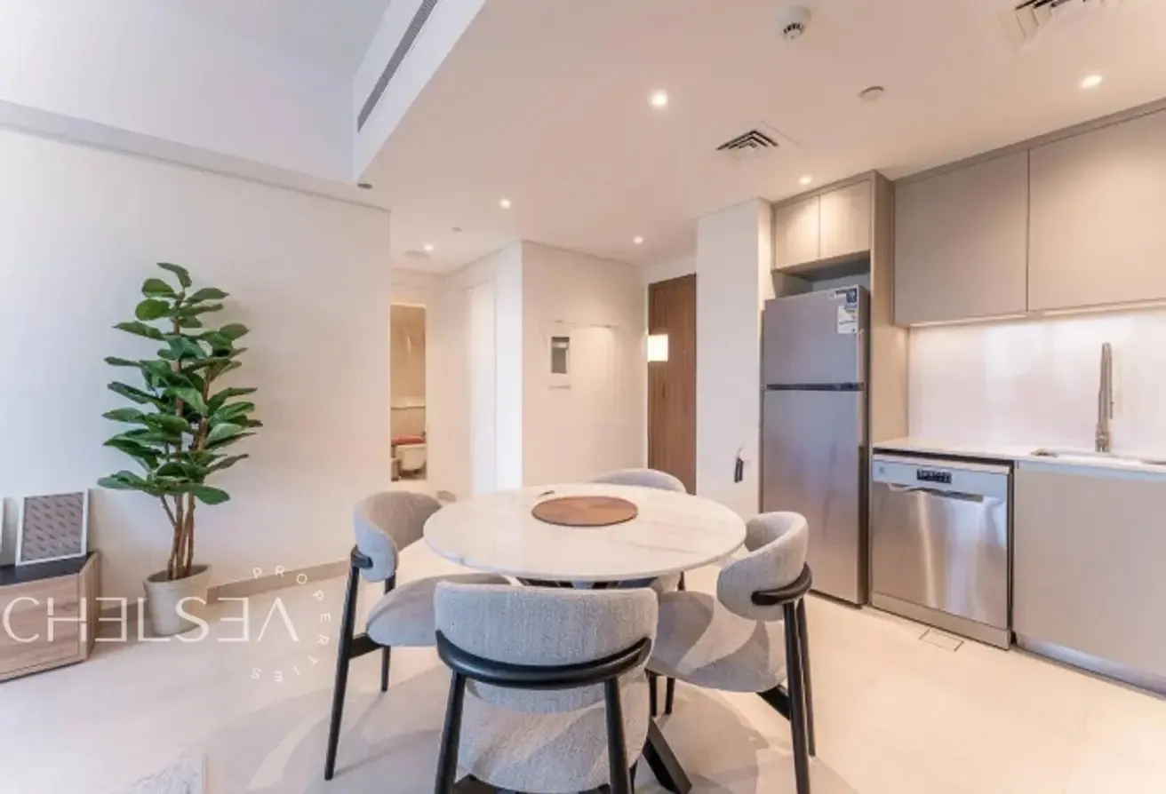 1 CHEQUE | COMMUNITY VIEW | HIGH FLOOR | VACANT