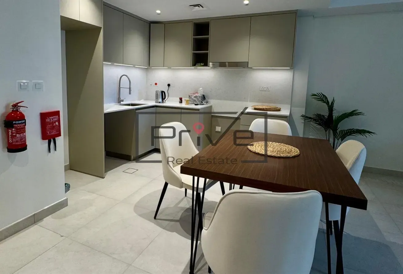 Park and Pool View | Ready to Move-in | Spacious
