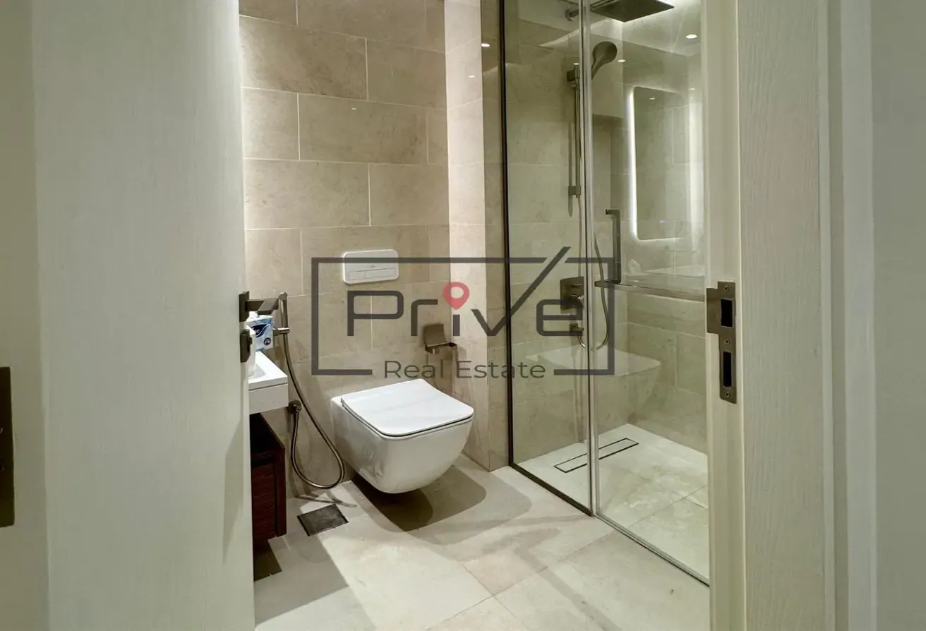Park and Pool View | Ready to Move-in | Spacious