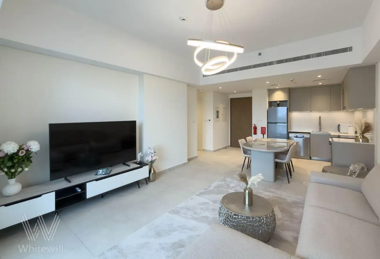 Skyline, Sea & Dubai Ain View | Furnished | Vacant
