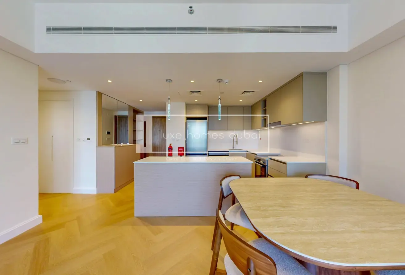 VACANT | FULLY FURNISHED | READY TO MOVE IN