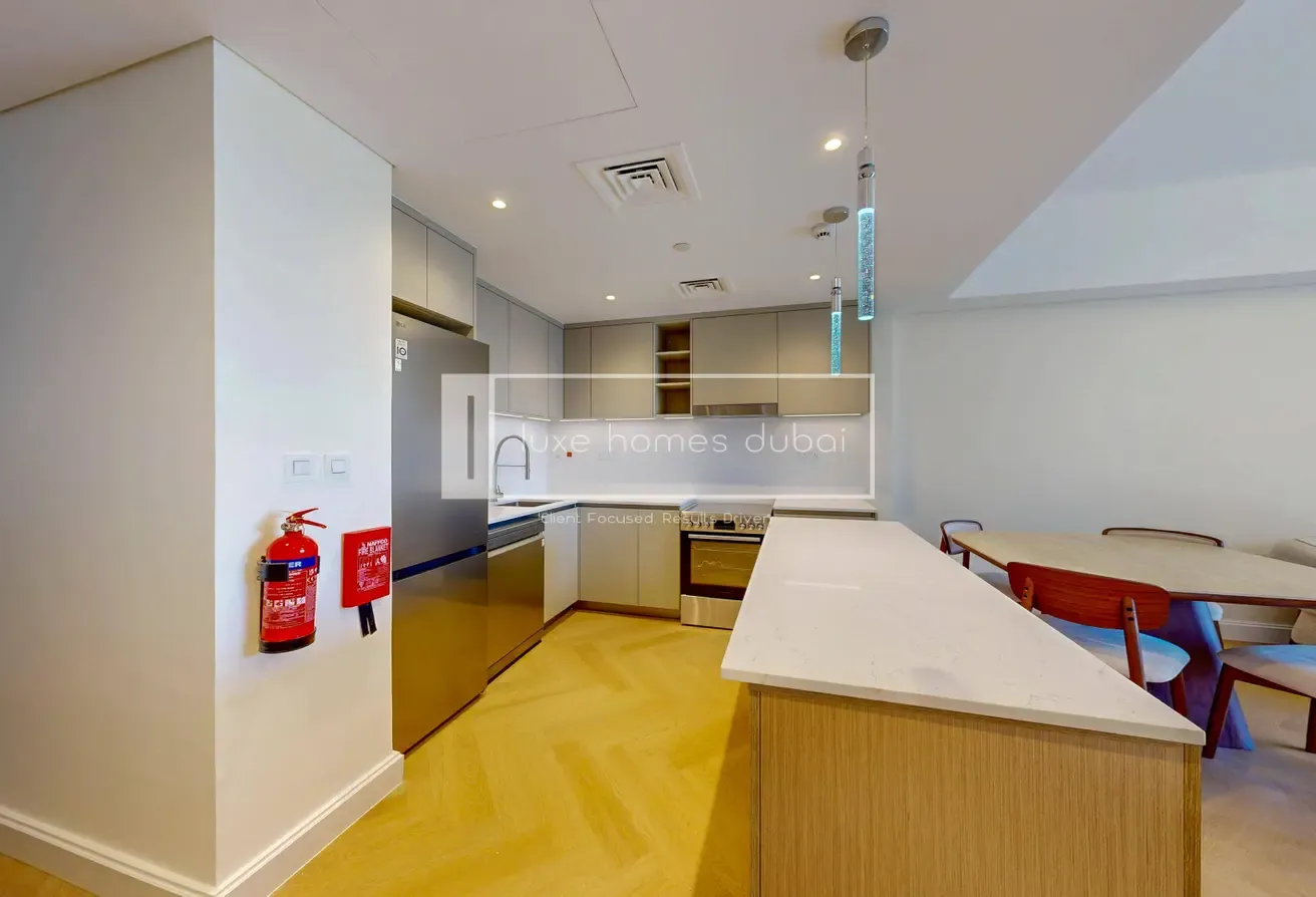 VACANT | FULLY FURNISHED | READY TO MOVE IN