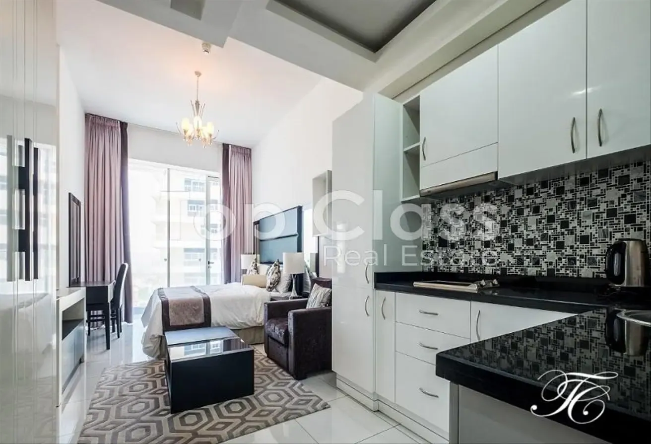 Fully Furnished | Golf Course Facing | Vacant