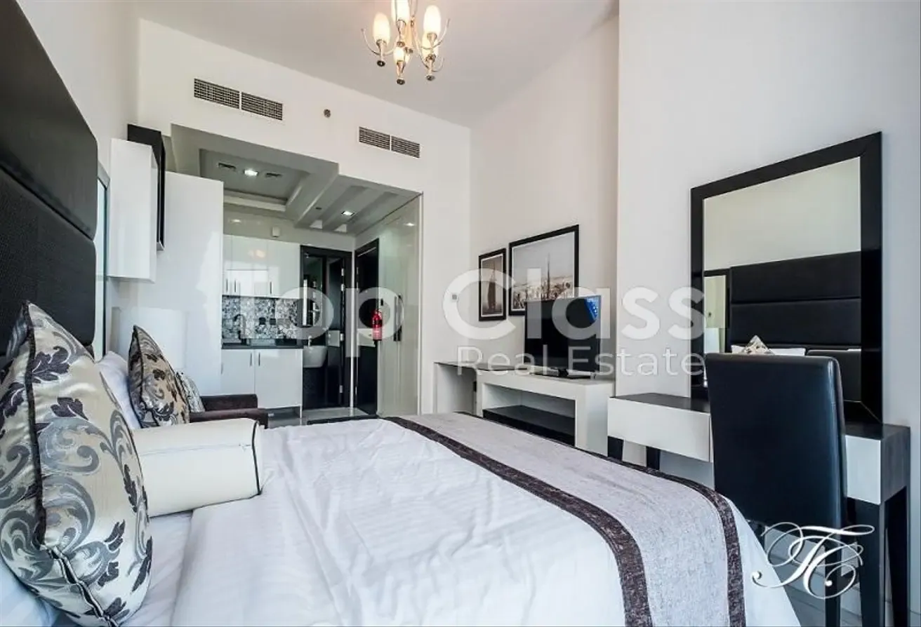 Fully Furnished | Golf Course Facing | Vacant