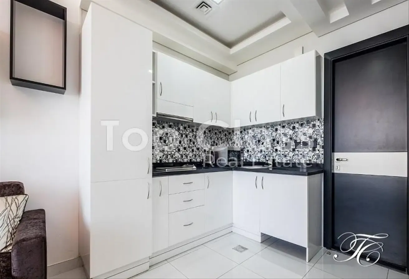 Fully Furnished | Golf Course Facing | Vacant