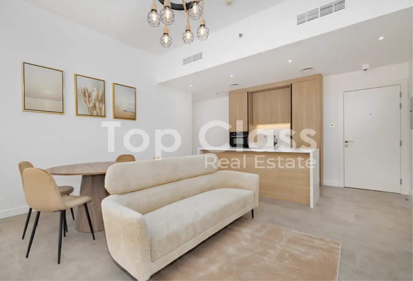 Newly Renovated| Fully Furnished| Golf Course View