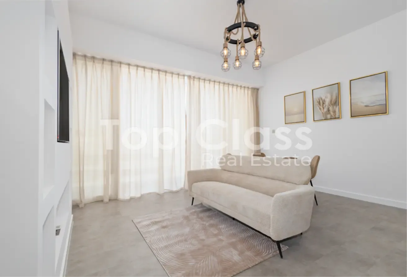 Newly Renovated| Fully Furnished| Golf Course View