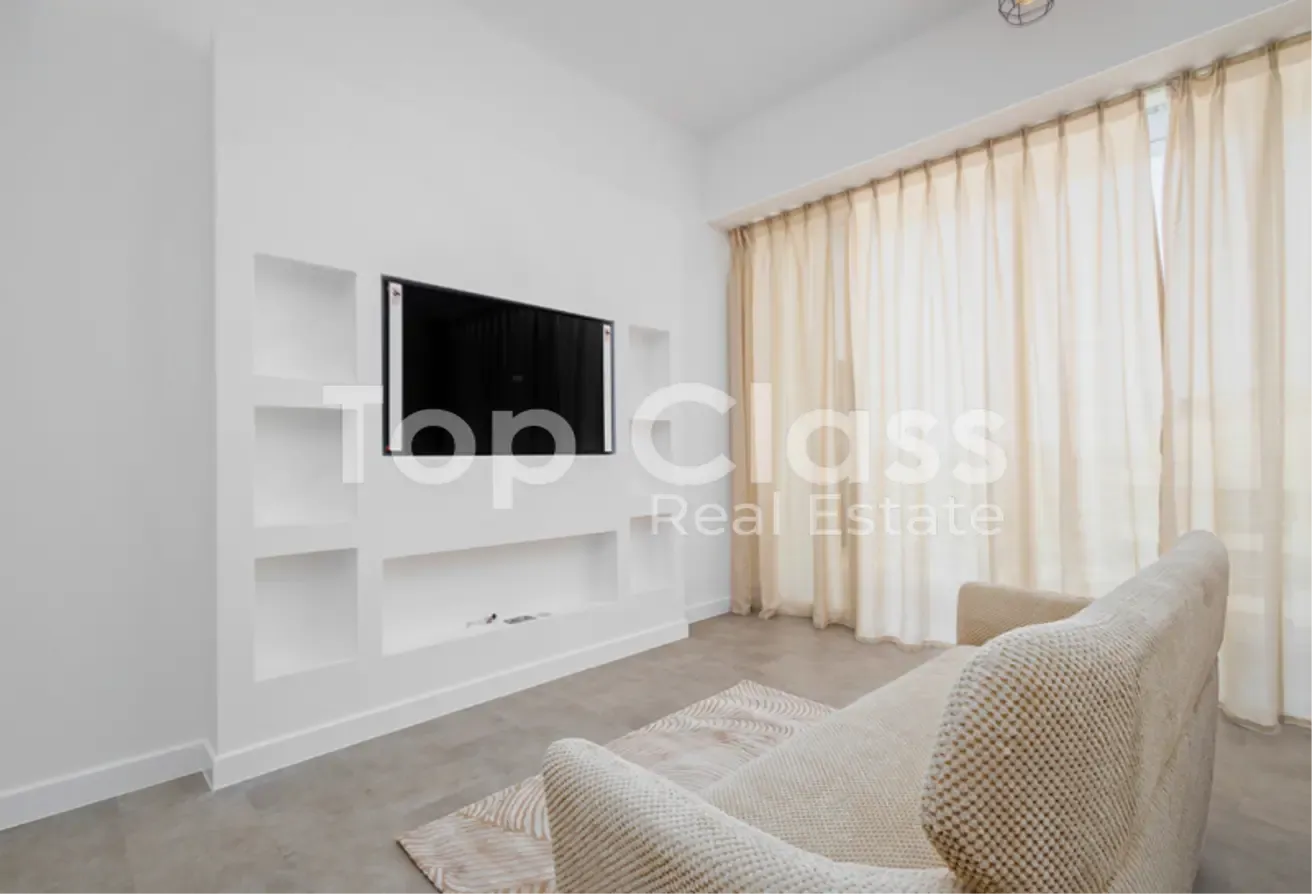 Newly Renovated| Fully Furnished| Golf Course View