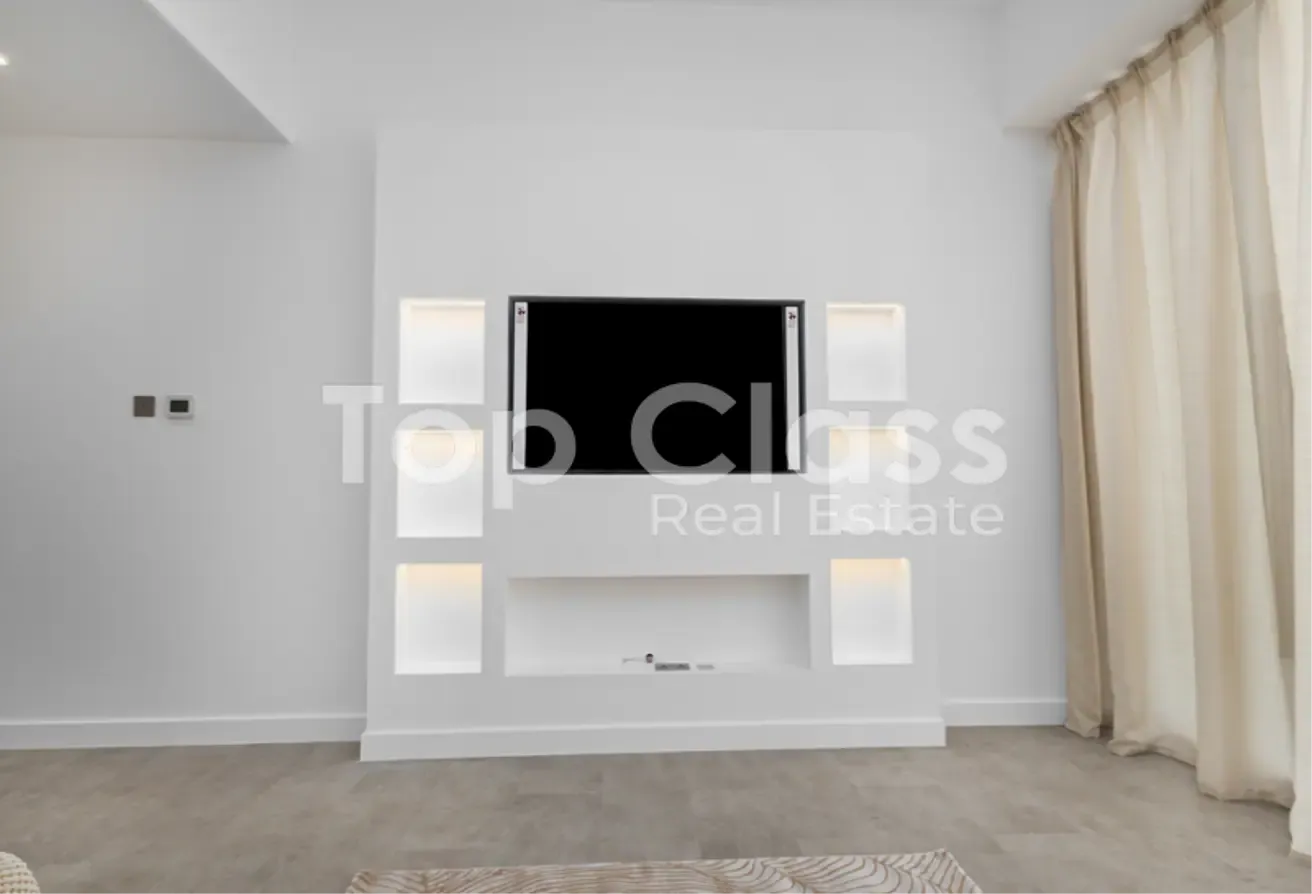 Newly Renovated| Fully Furnished| Golf Course View