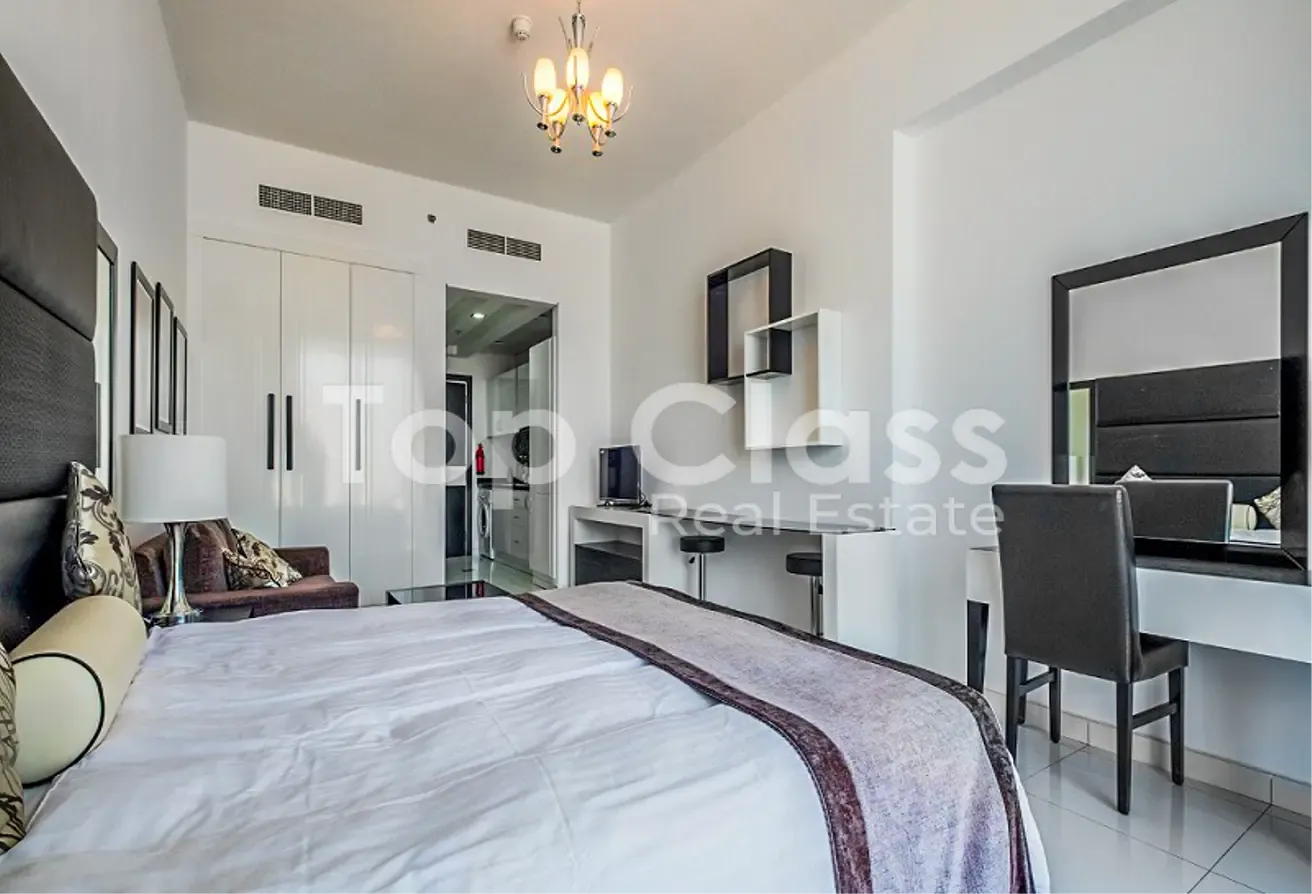 Canal Facing Unit |  Furnished |  High Floor